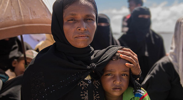Rohingya motehr and child